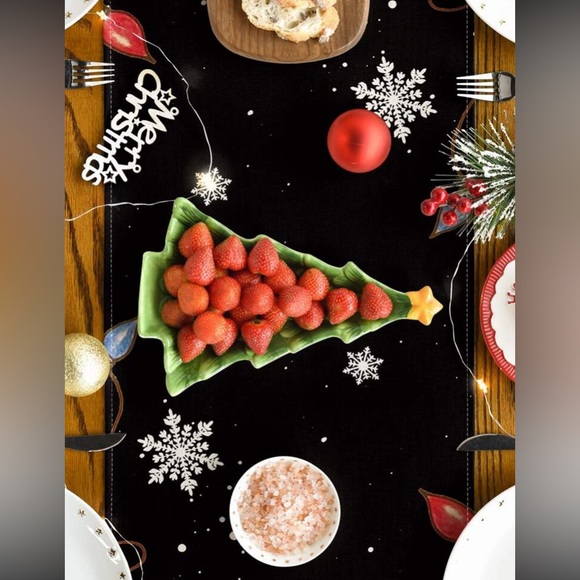 NWT Black- Merry Christmas w/ The Grinch Holding an Ornament Table Runner 72x23 - Picture 3 of 8